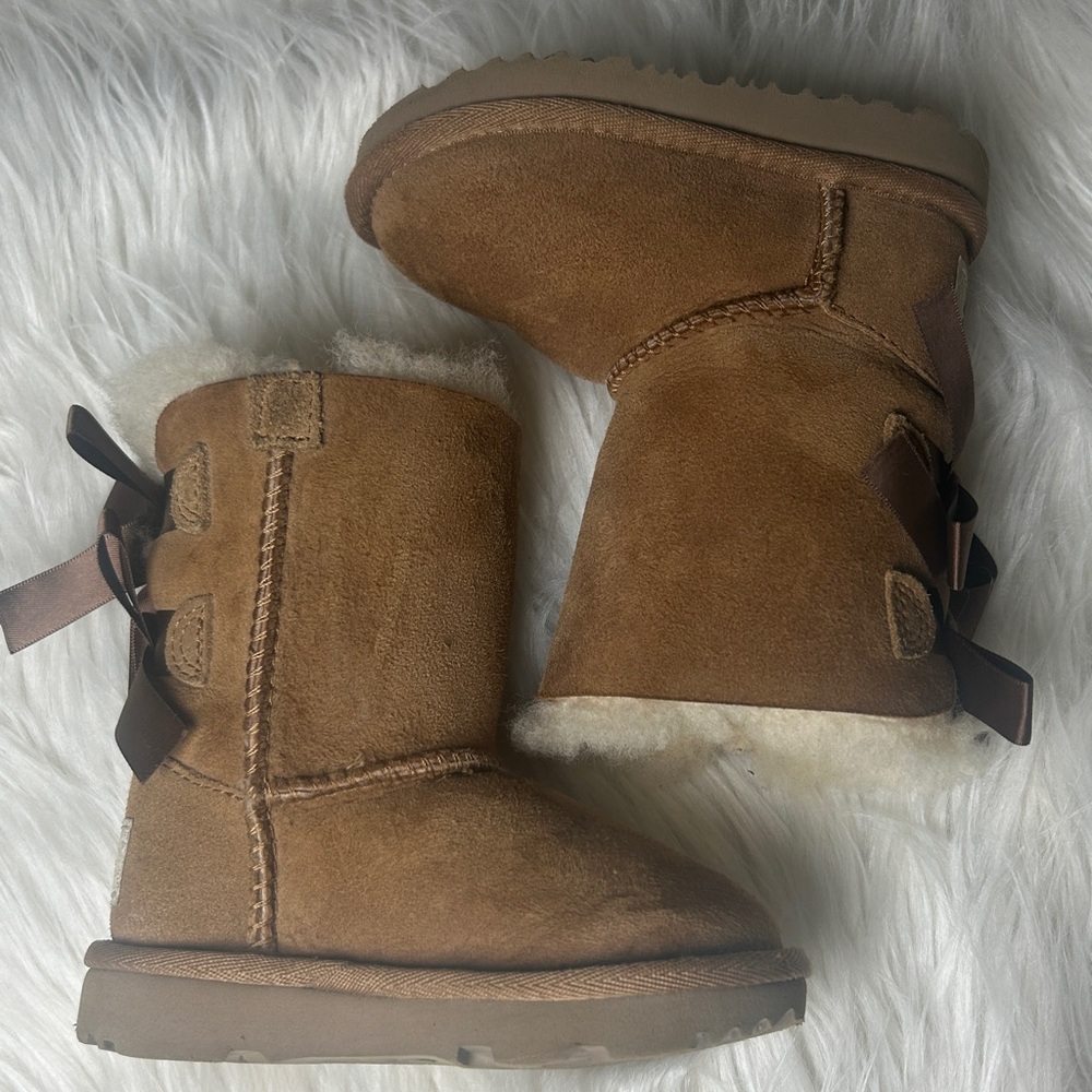 UGG Boots UGG Toddler Girls Kids Bailey Bow II Boots Size 6 Chestnut UGG Booties - Picture 9 of 16